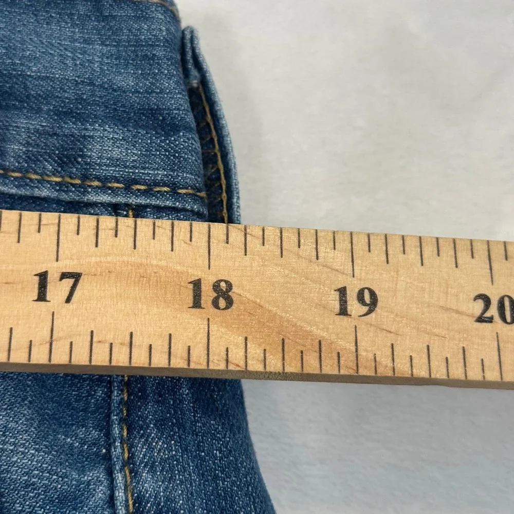 Levis levi 559